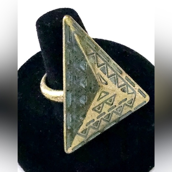 Bronze Tribal Pyramid Geometrical ring. - Picture 3 of 8